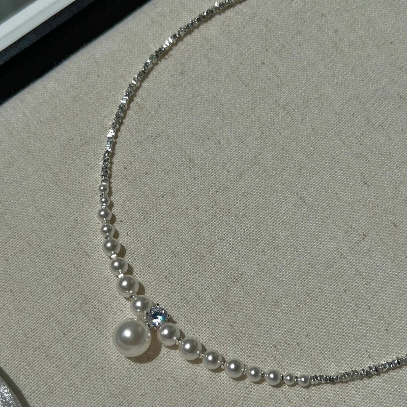 Xiaohongshu Hot-Selling Silver Pearl Necklace with a Little Sense of Design, a Few Pairs of Clavicle Chain Jewelry Women