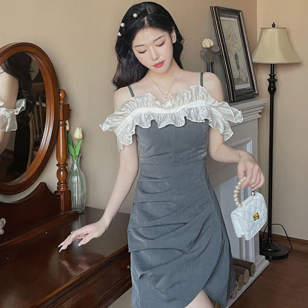 吊带露肩包臀连衣裙图片