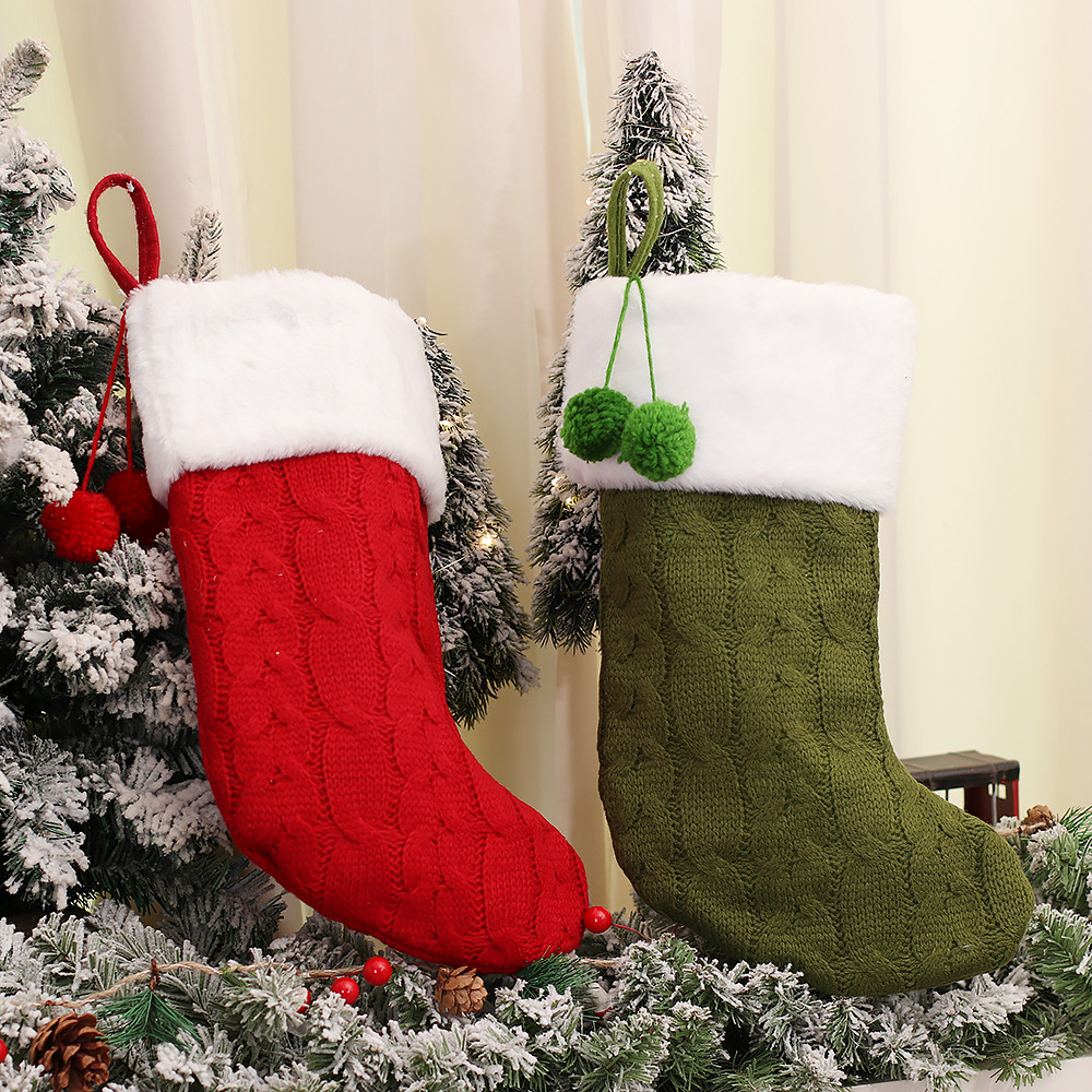 Cross-Border New Christmas Decorations Knitted Striped Wool Thick White Woolen Socks Cartoon Christmas Stockings Wholesale