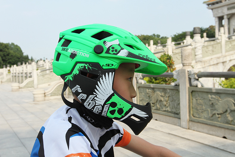 moon儿童骑行头盔自行车安全帽子轮滑护具单车男女装备公路车全盔