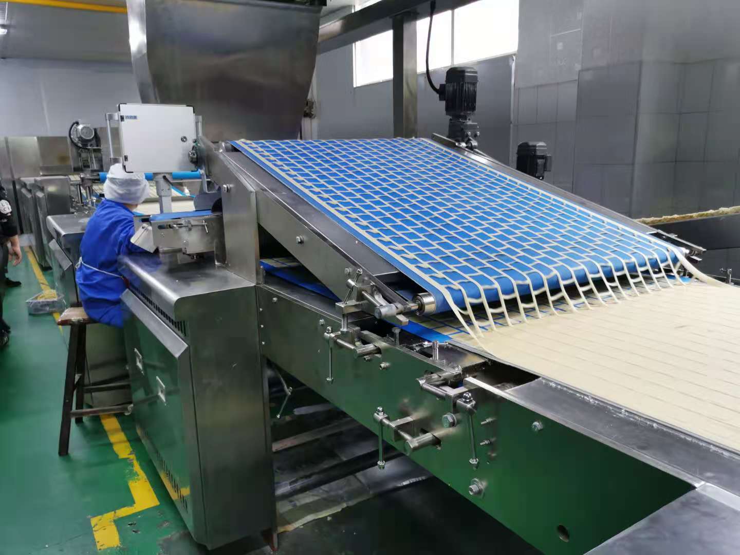 全自动烘焙薯片生产流水线 口感好品质优 投资必备 智能化