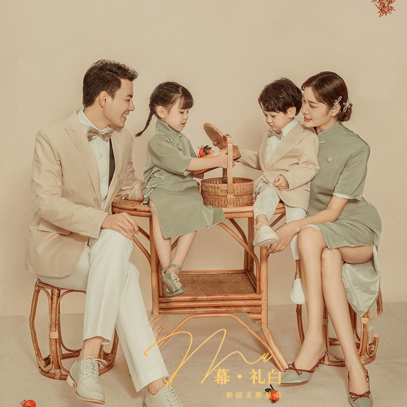 全家福拍摄服装款影楼主题亲子摄影一家四口中国风拍照旗袍礼服