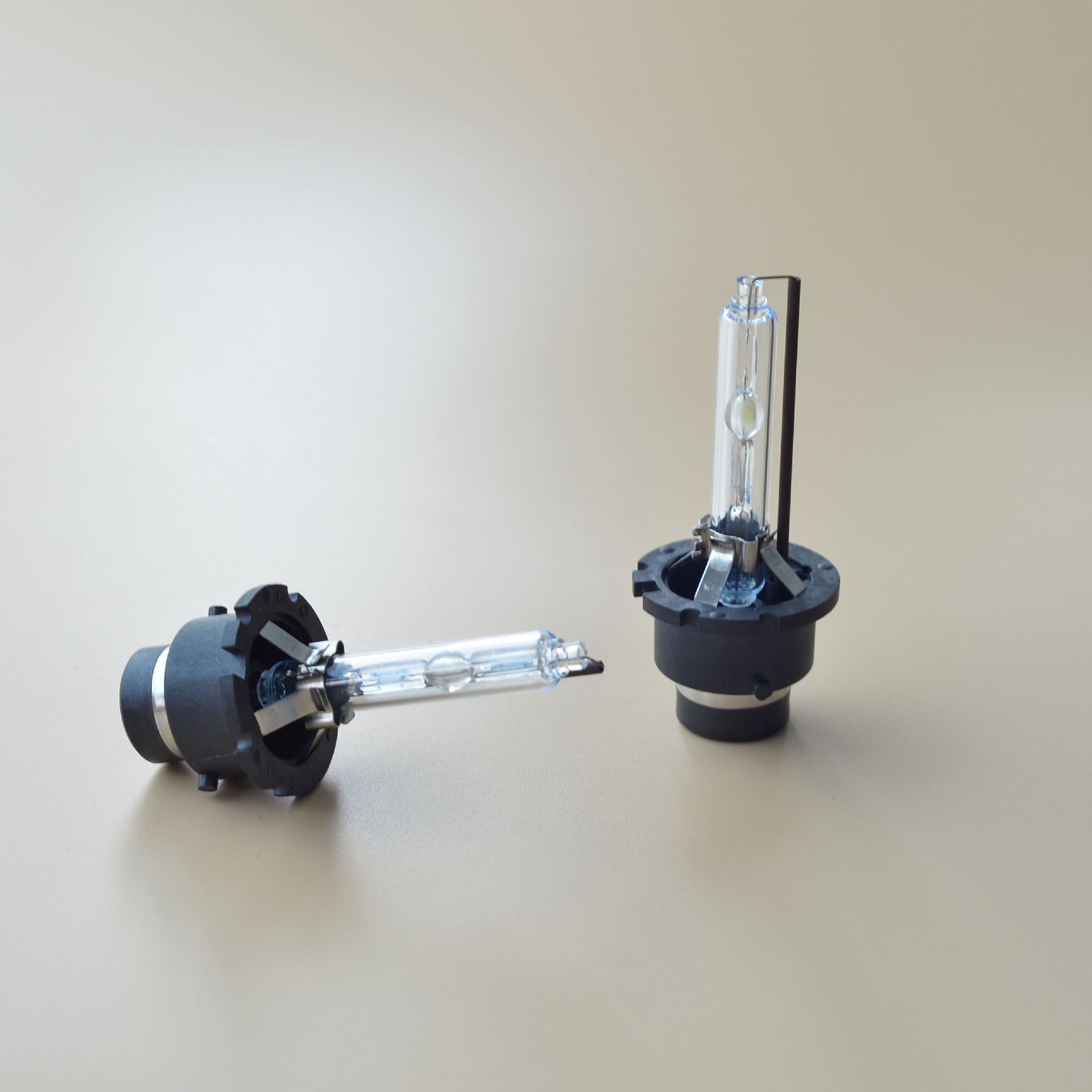 岩崎汽车大灯hid氙气灯泡d1sd3sd2sd4sh1h3h790059006h11高亮灯泡