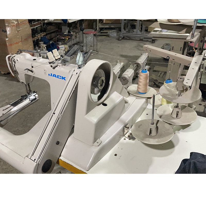 jack927链式曲腕双针雨衣服装自动工业缝纫机带拖轮曲臀埋夹车