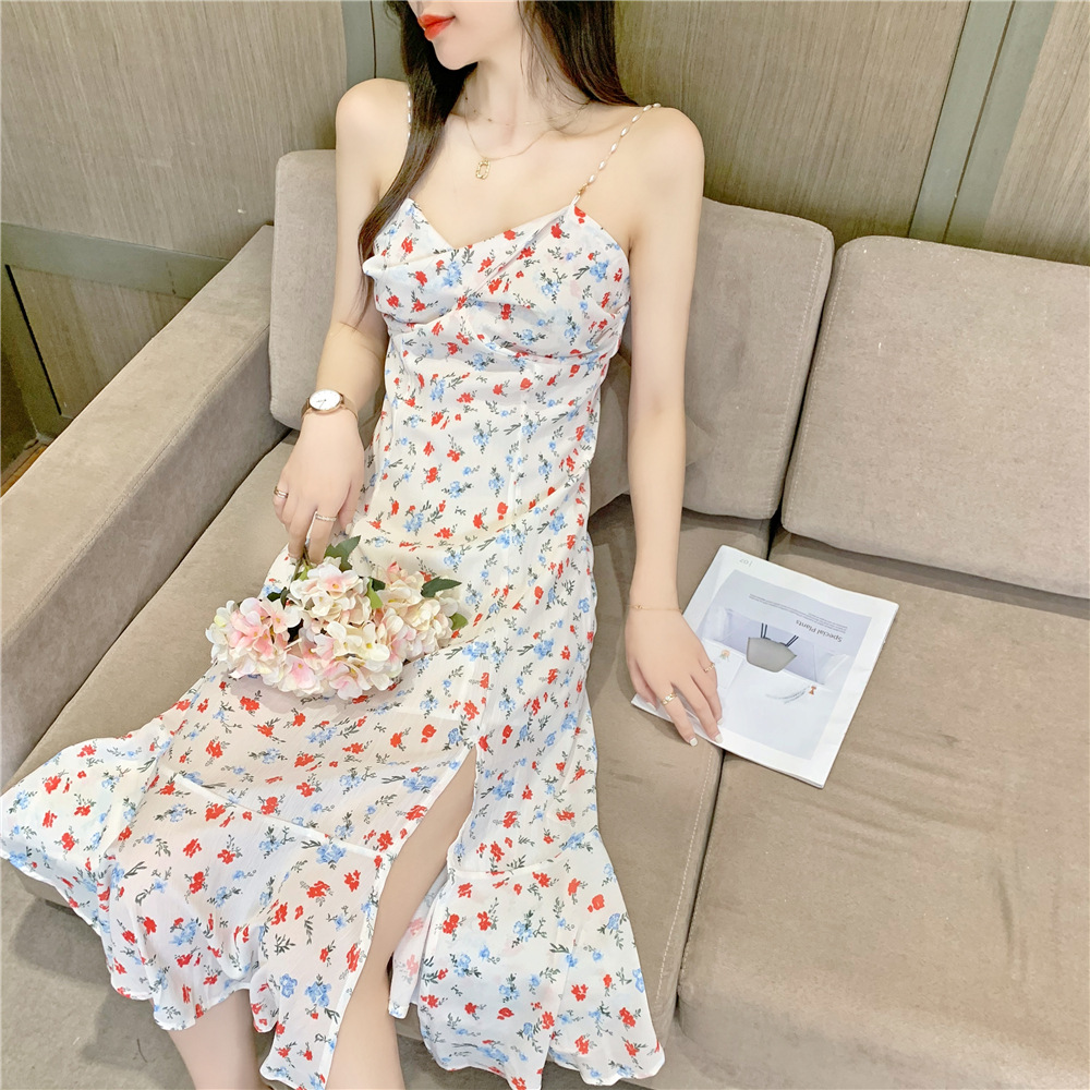 法式碎花珍珠吊带连衣裙中长款2021年夏季新款小清新开叉裙子女装