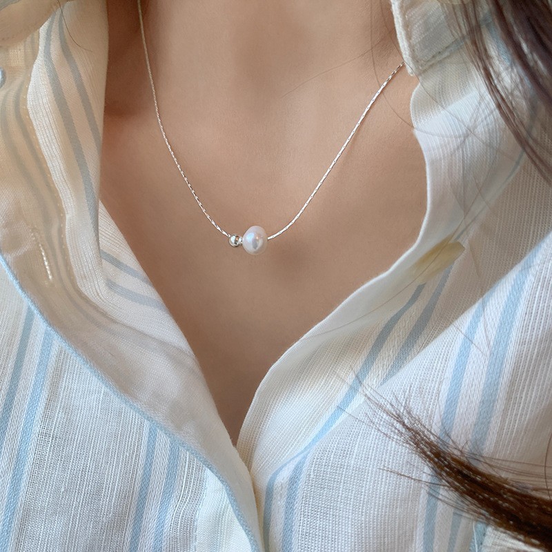 Light Luxury Niche Square Shell Necklace for Women Summer Design Versatile Simple Clavicle Chain Ins Cold Style Accessories