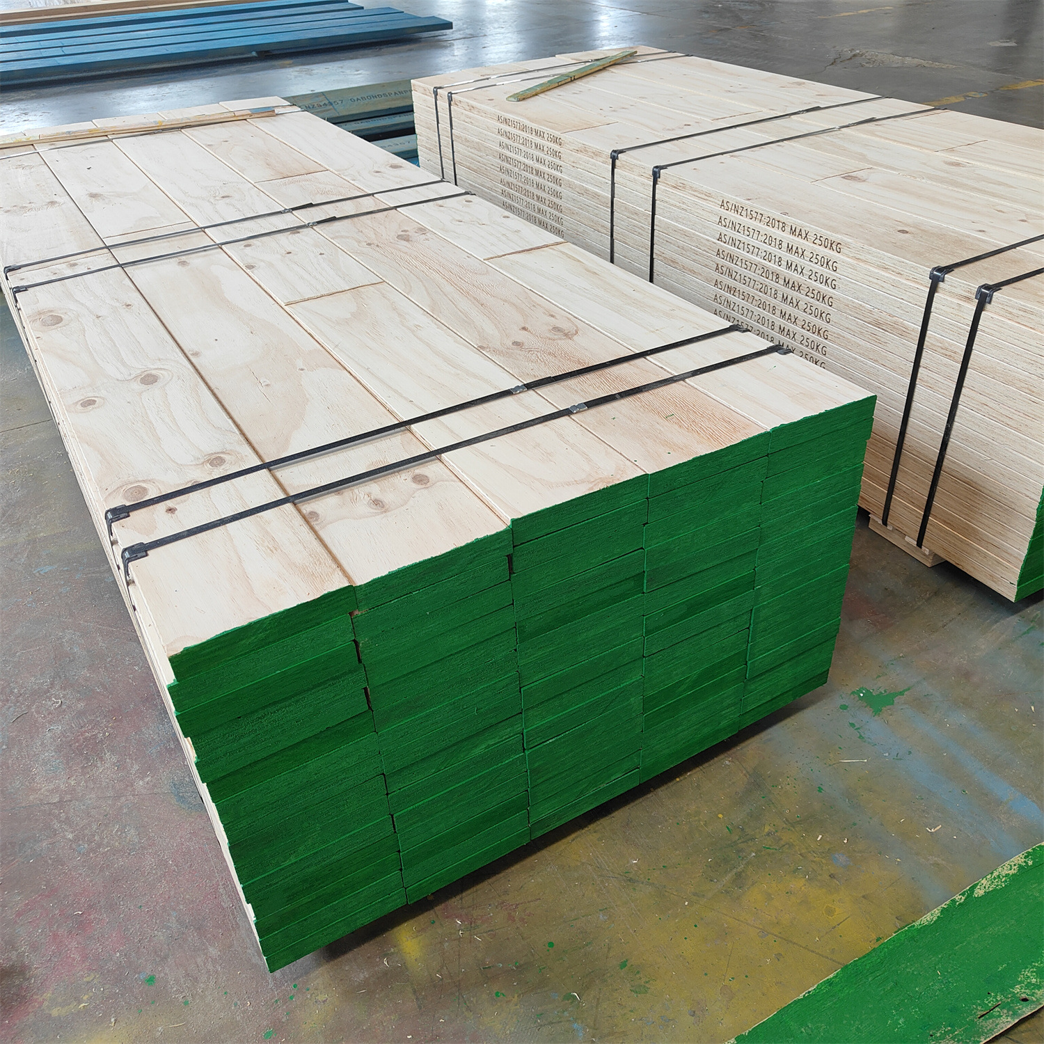 工厂定制osha免熏蒸木方木踏板脚手架板辐射松松木lvl顺向胶合板