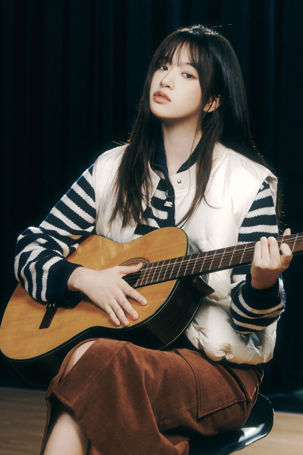 t1111150韩国东大门23冬时尚半拉链翻领撞色针织字母毛衣-阿里巴巴