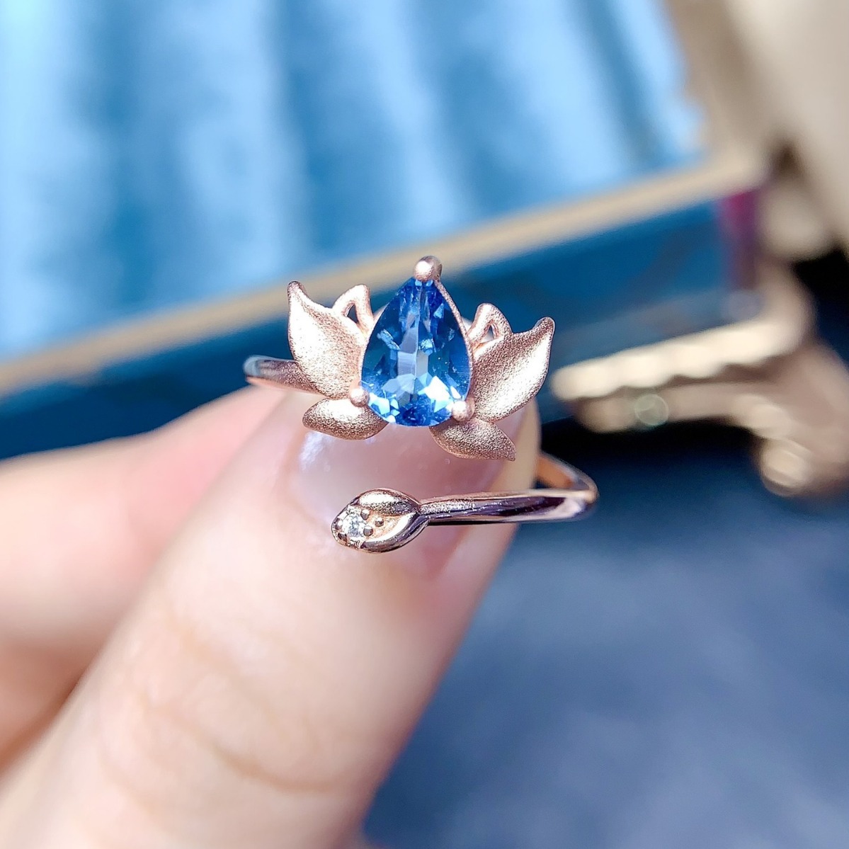 新款喷砂工艺天然伦敦蓝托帕石戒指925银精工镶嵌5*7mm一件代发