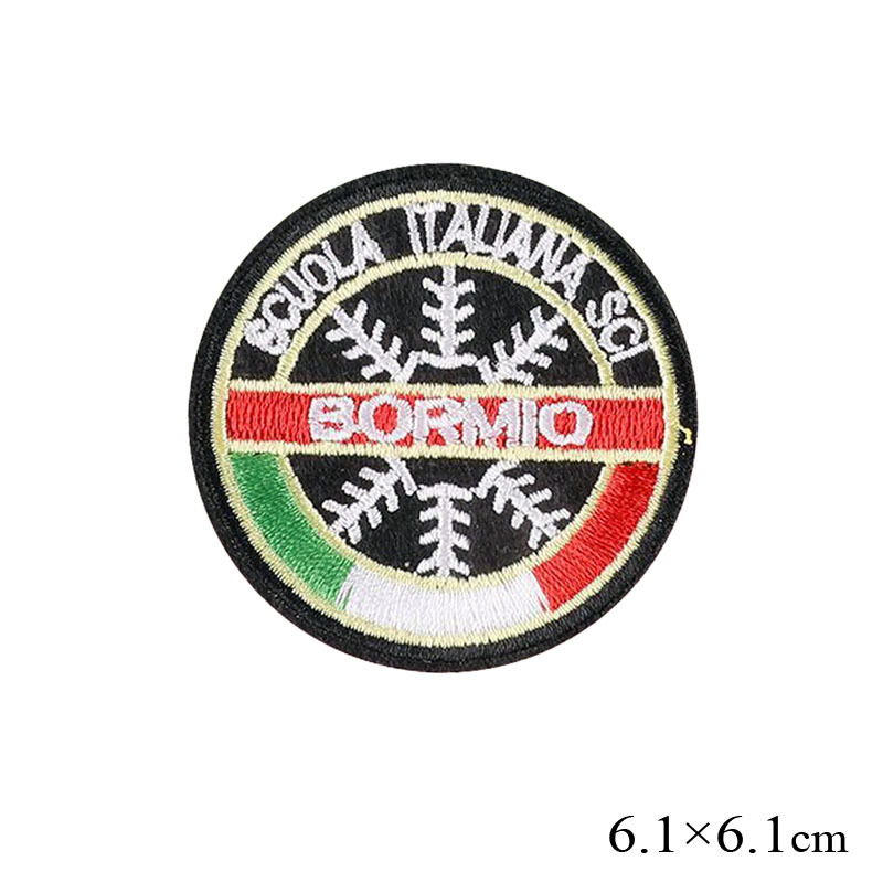 圆形雪花图案 平绣绣花布贴 辅料服饰配件 刺绣章标烫胶厂家生产