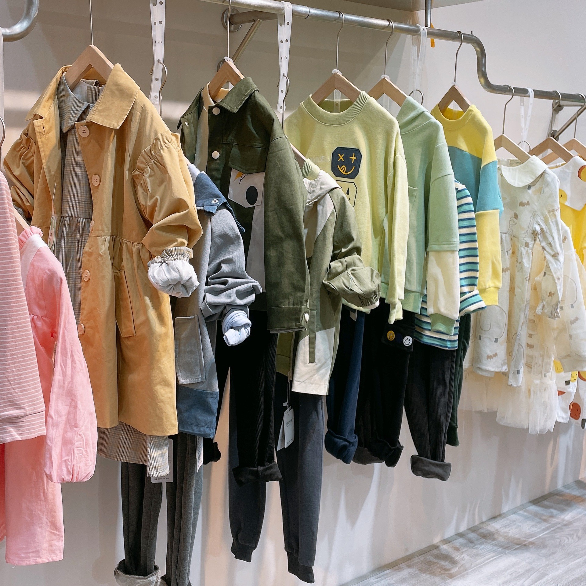 萌度一线潮牌春季童装批发巴拉巴拉学生童装走份直播实体工厂货源