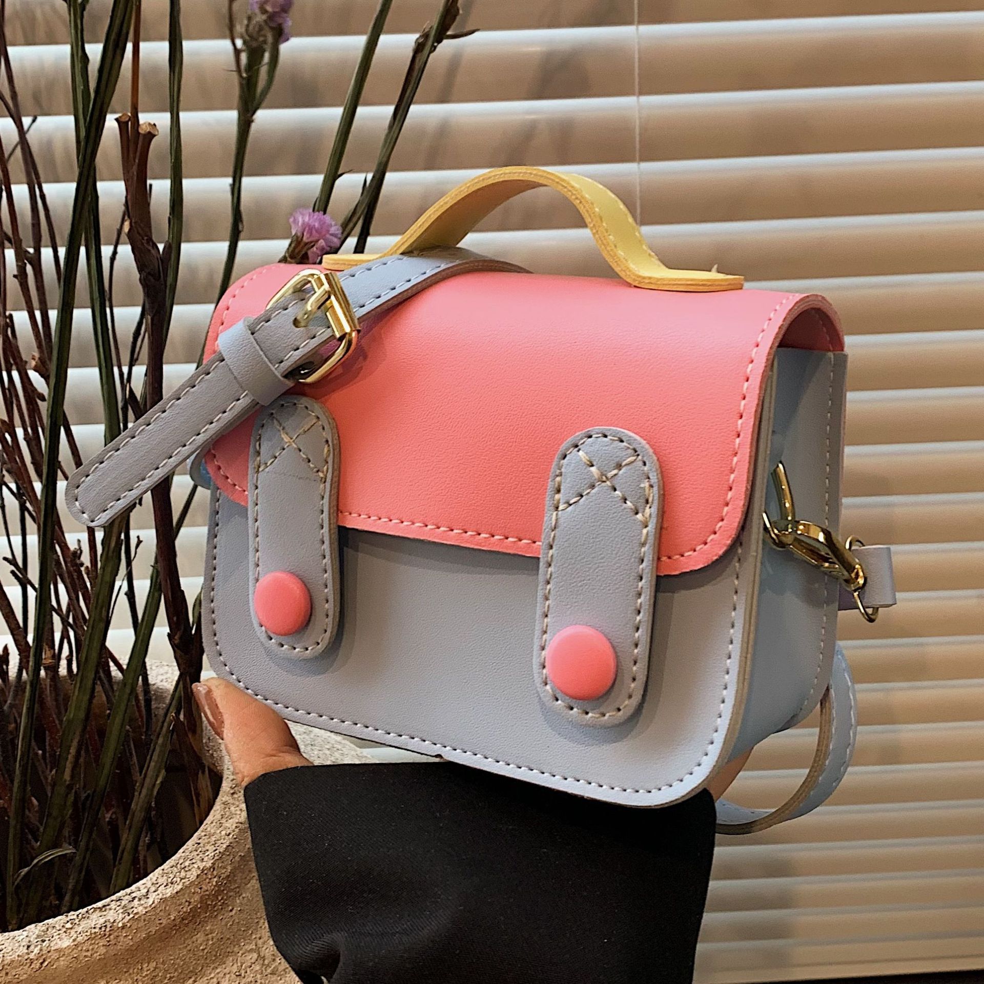 迷你马卡龙色女包包2024新款流拼接撞色单肩斜挎包邮差剑桥手拎包