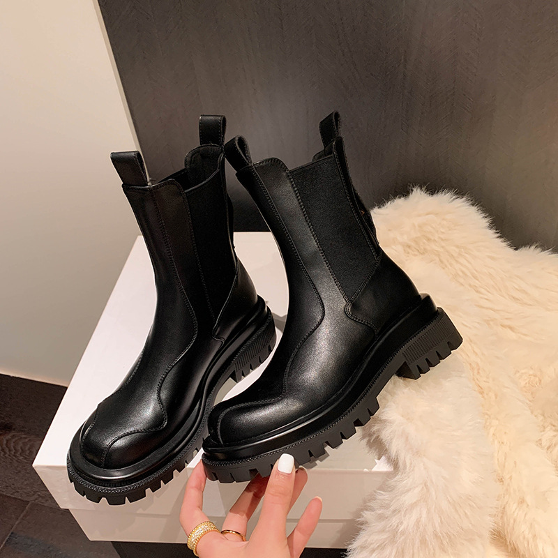 秋冬时尚米白色切尔西瘦瘦短靴英伦风圆头烟筒靴厚底粗跟马丁靴女