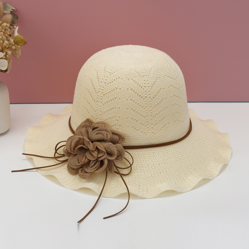 2023 New Summer Women's Beach Hat Sunshade Sun Protection Hat Travel Knitted Hat Flower Straw Hat Sun Hat