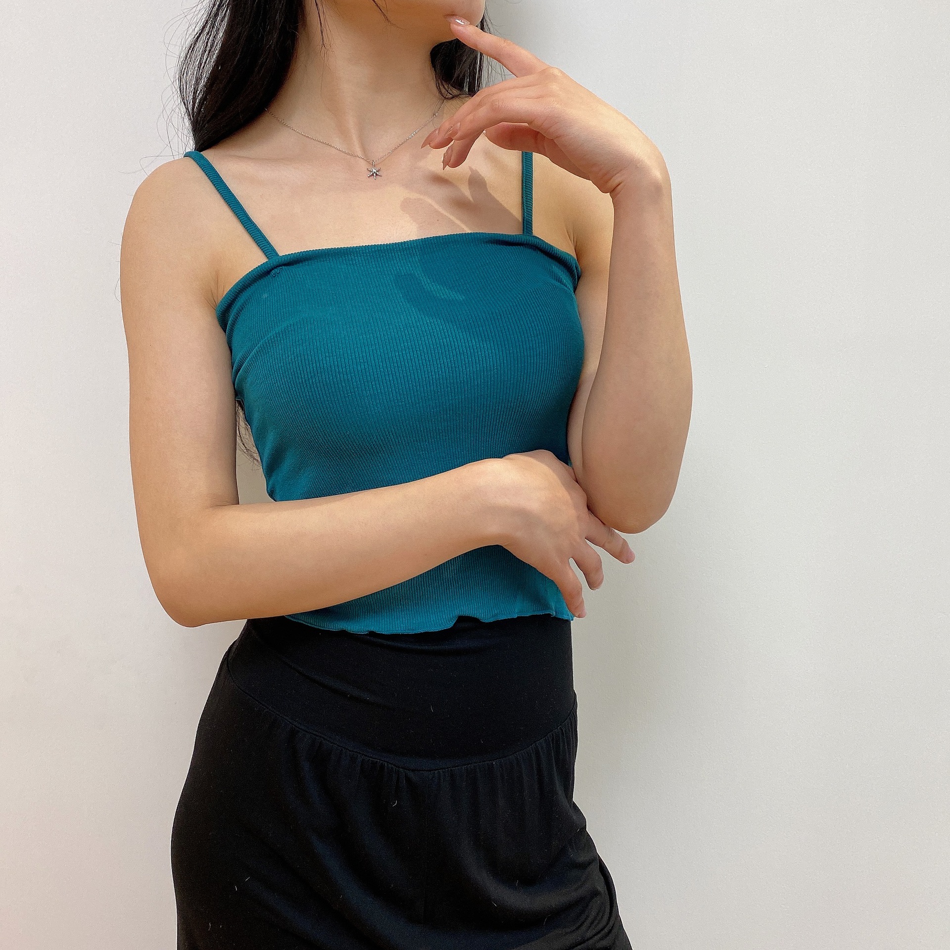 锁边平口简约小吊带