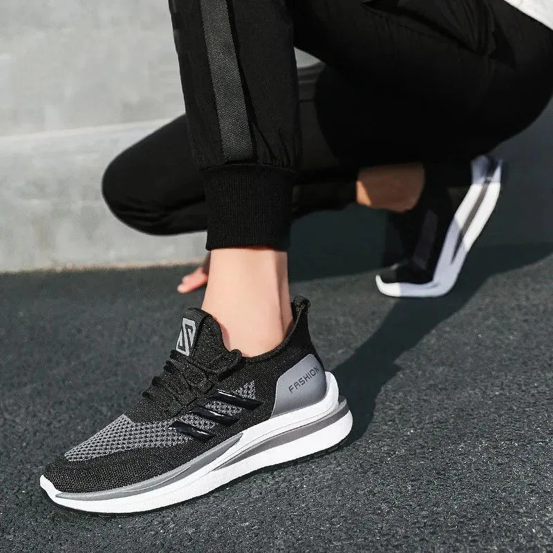 Men's Shoes New Thick Bottom Trendy Sneakers Korean Style All-Matching Running Shoes Spring and Autumn Lightweight Student Casual Shoes Wholesale