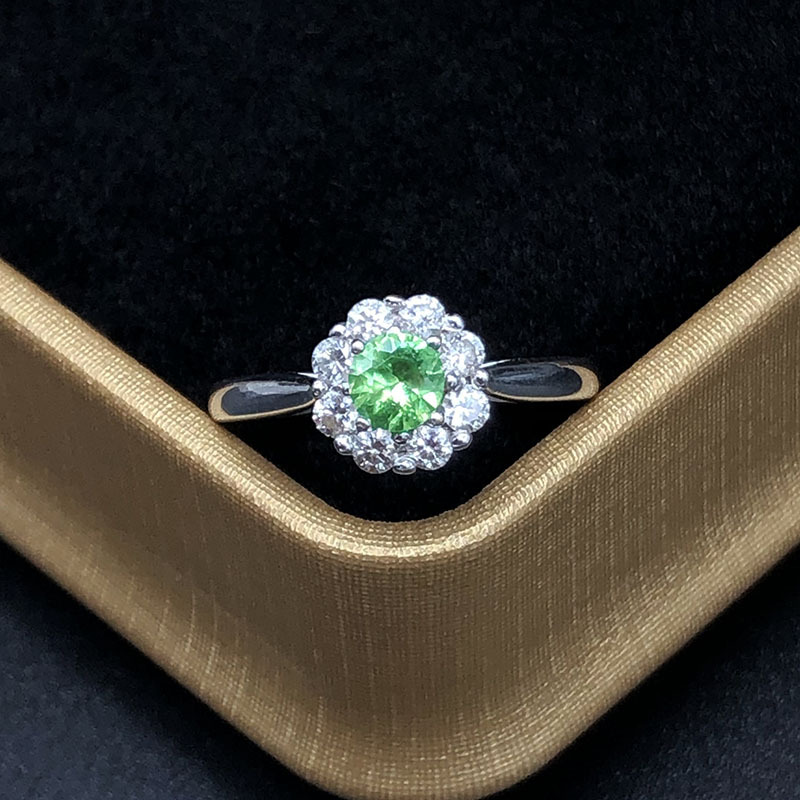 天然贵重宝石翠榴石戒指18k白金镶嵌足反超白南非钻石女戒 包邮