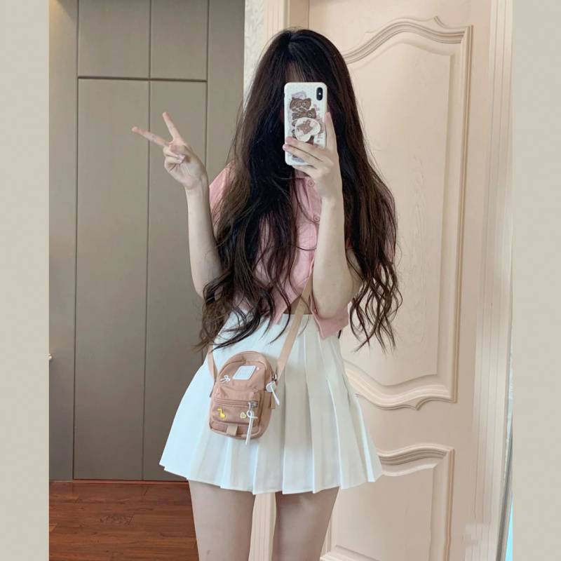 小女孩穿裙子图片