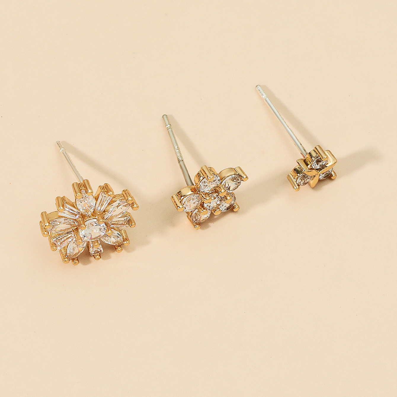New Minimalist Star Small Diamond Ear Clip Leaf Flower SUNFLOWER Geometric Pearl Zircon Non-Piercing Earrings Set