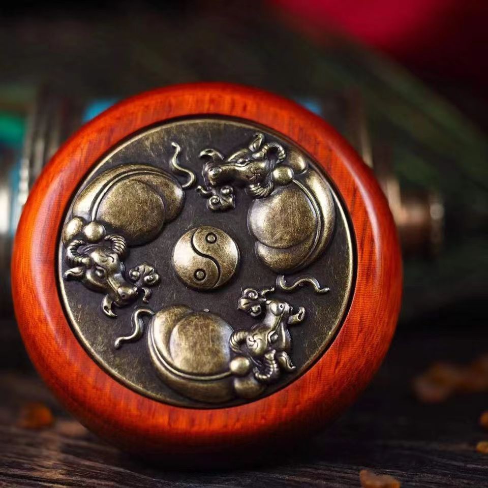 国潮文玩紫檀木手把件紫光檀牛转乾坤双面转钱把玩件时来运转把件