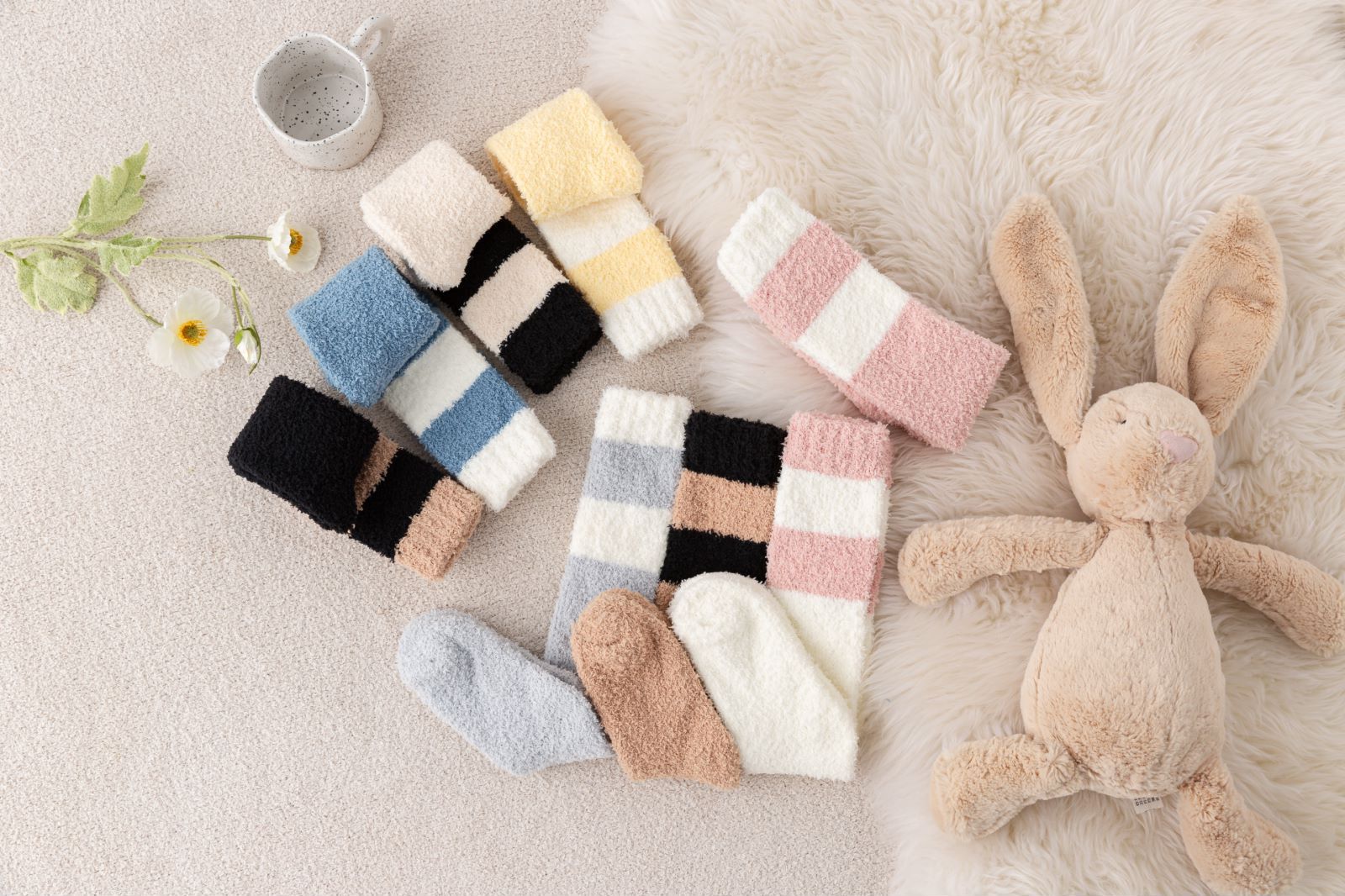 Coral Fleece Room Socks Lint-Free Warm-Keeping Socks Women's Mid Tube Stockings Winter Thickening Plush Sleeping Socks Towel Calf Socks