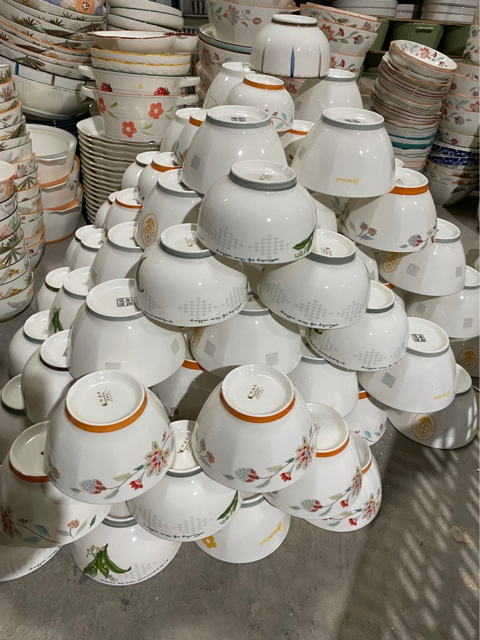 10元20个地摊赶集网红陶瓷库存出口碗碟酒店瓷家用高颜值米饭碗