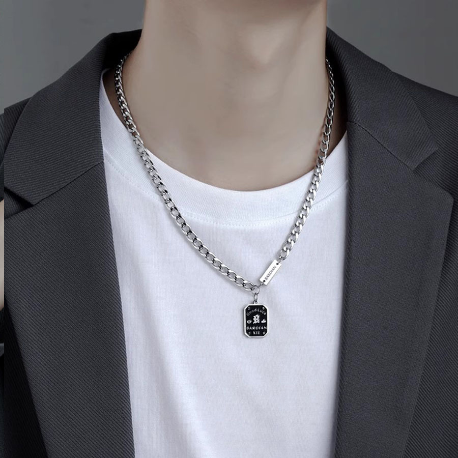 方牌字母纯银项链男生嘻哈潮轻奢古巴链高街锁骨链高级感女生吊坠