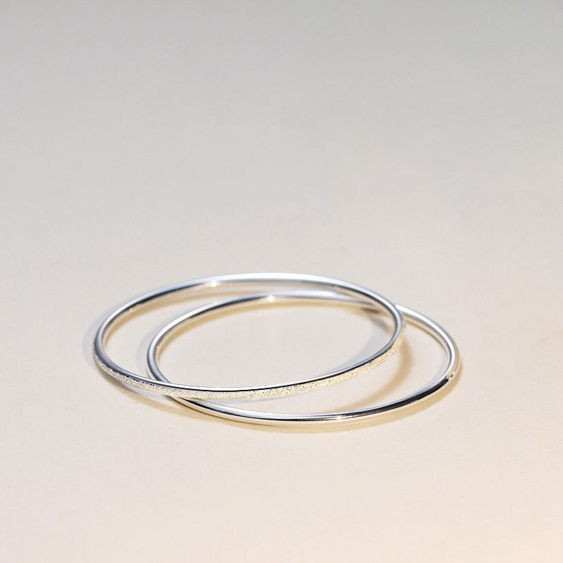 s999纯银手镯女款轻奢小众精致实心足银素圈镯子年轻款叠戴手饰品