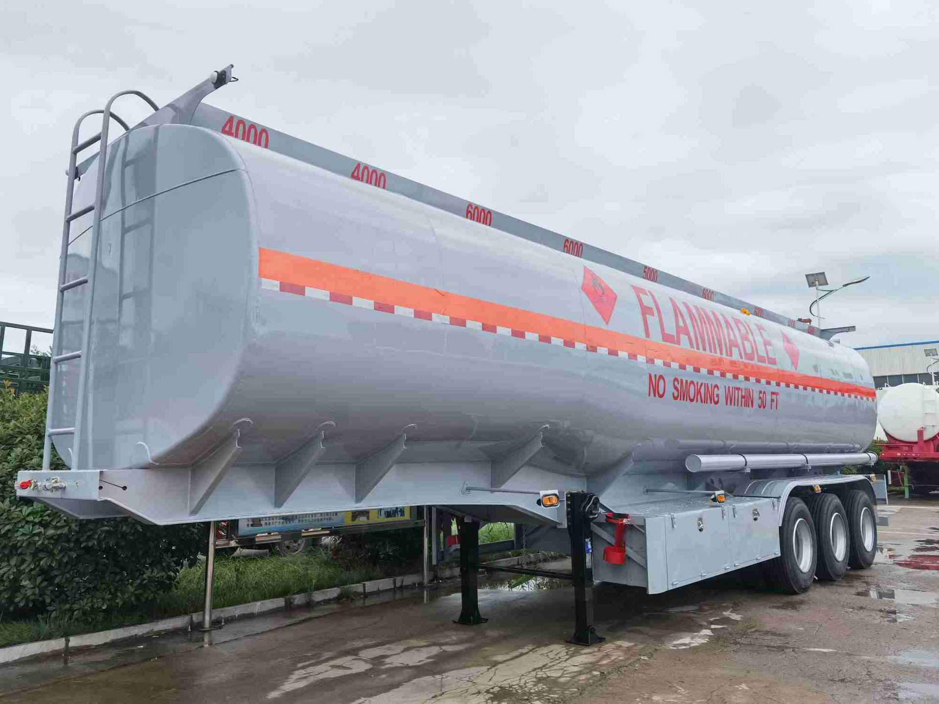 供应油罐半挂车