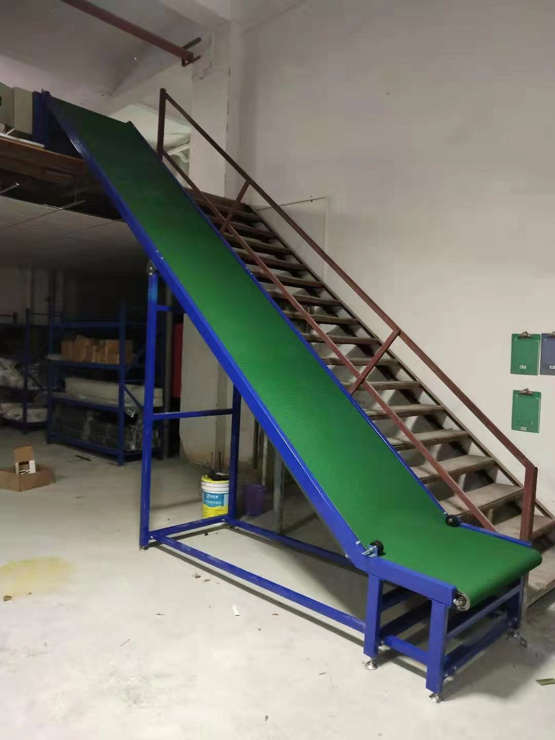 快递物流装卸货输送线 分拣传送带物流车间皮带爬坡输送机