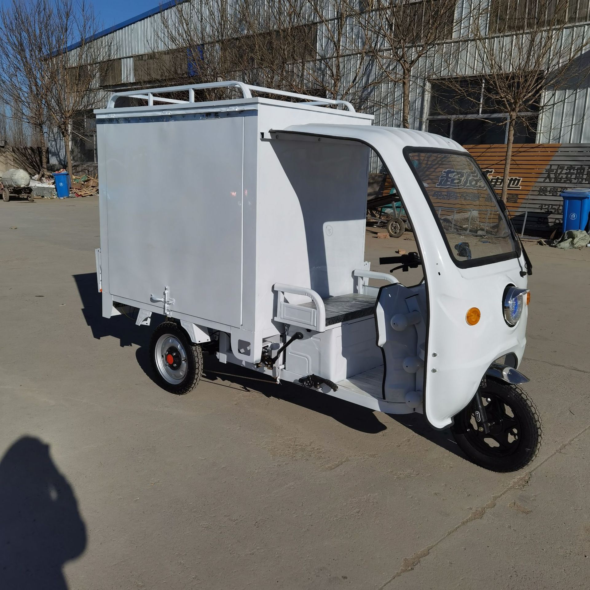 厂家多功能电动四轮三轮餐车i流动早餐餐饮车 商用烧烤美食快餐车