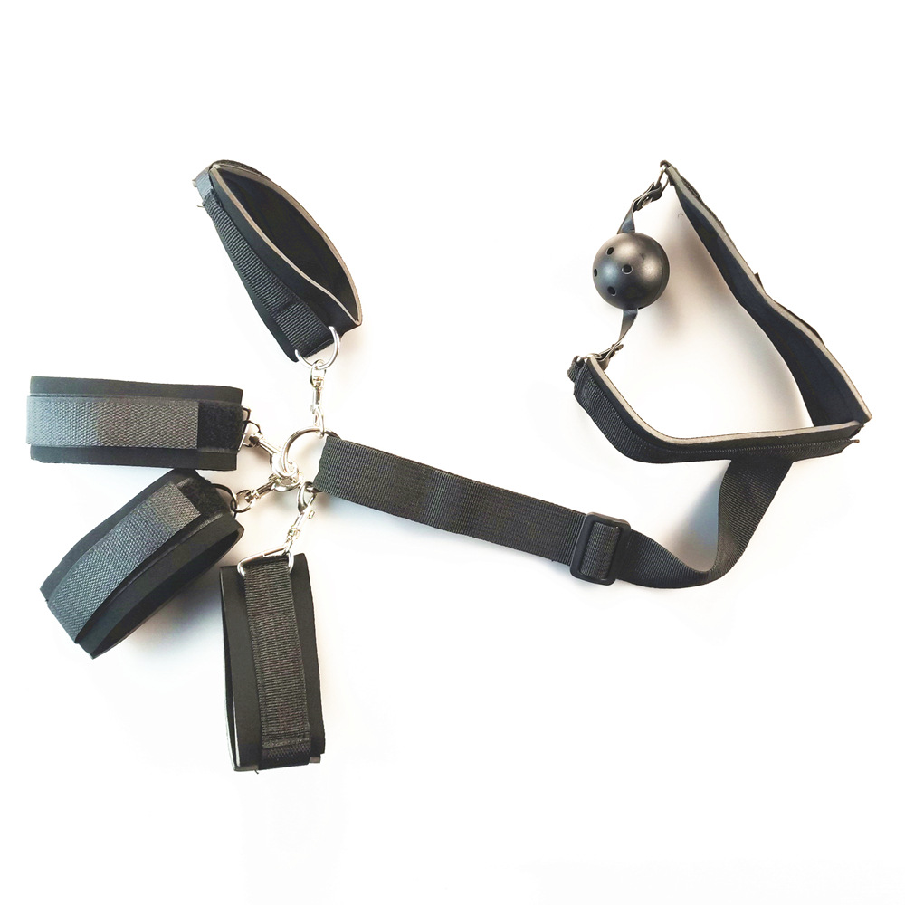 成人情趣另类玩具手铐反背铐口塞口咖口球