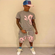 Y2k美学男性哥特式2件套嘻哈字母打印0领T恤+抽绳阔腿短裤套装复