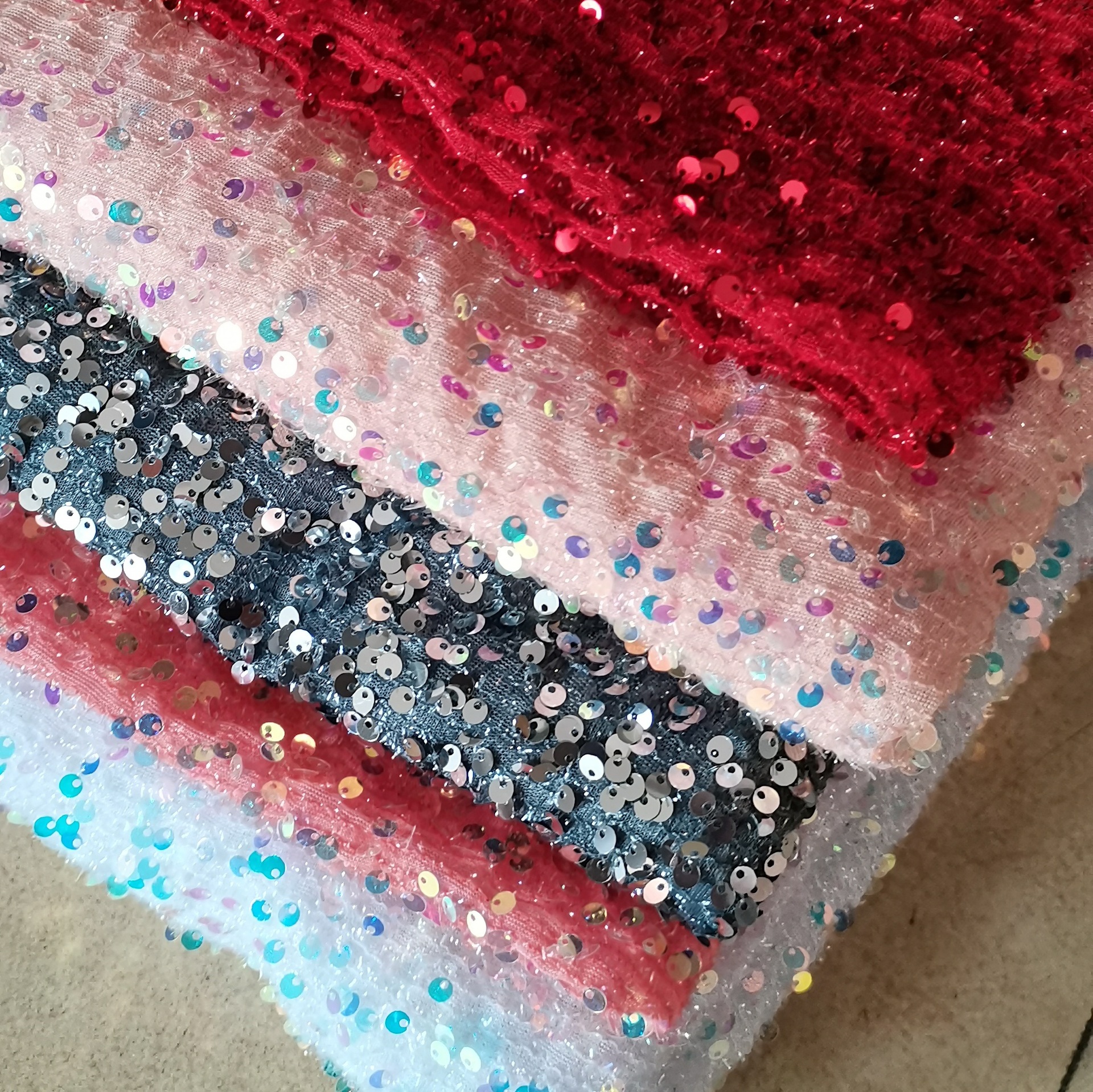 蜈蚣纱亮片礼服童装绣片布料炫彩片乱纹铺满底布亮片绣花面料