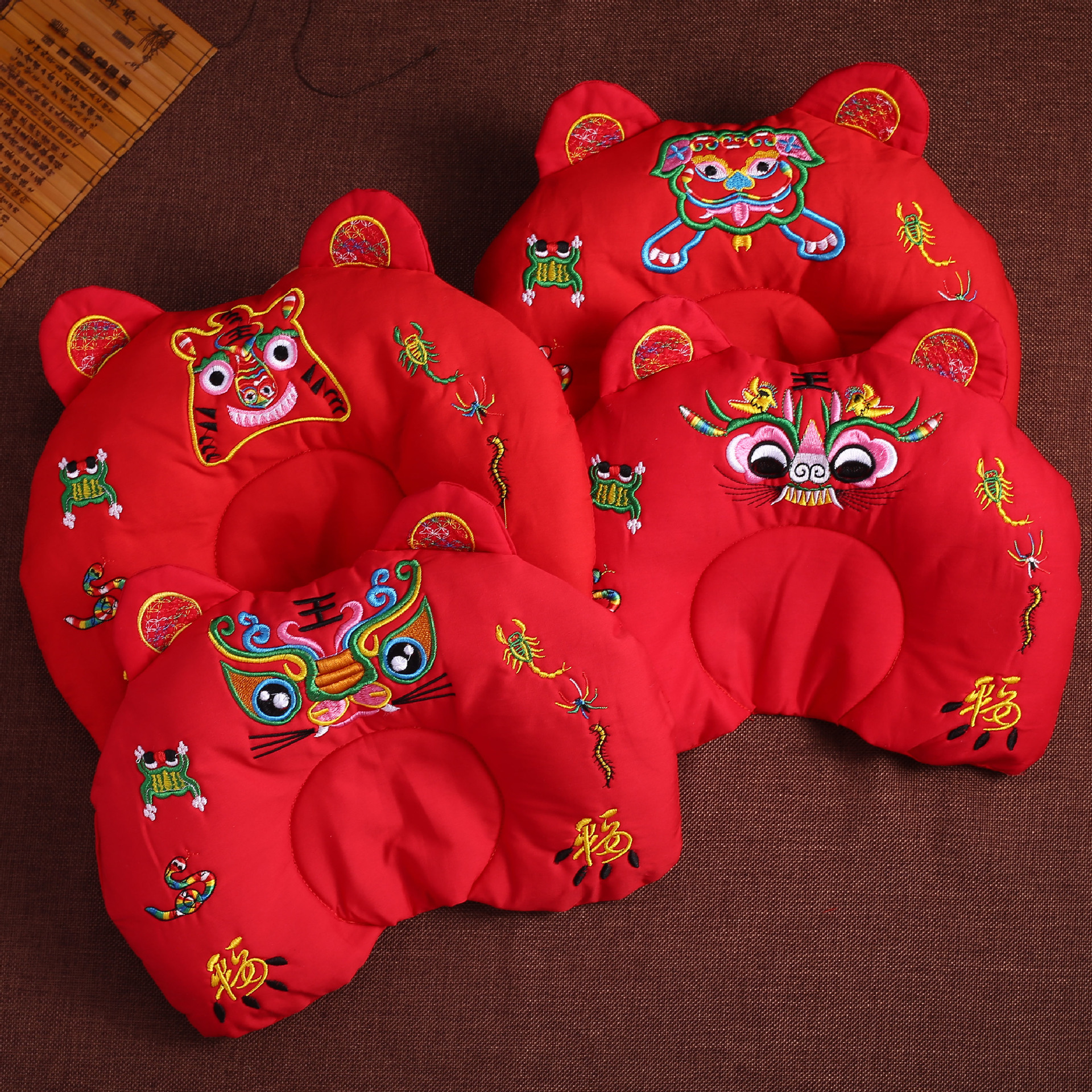 新生儿刺绣棉布u型老虎枕头荞麦壳填充 双拉链内胆调节高度婴幼儿