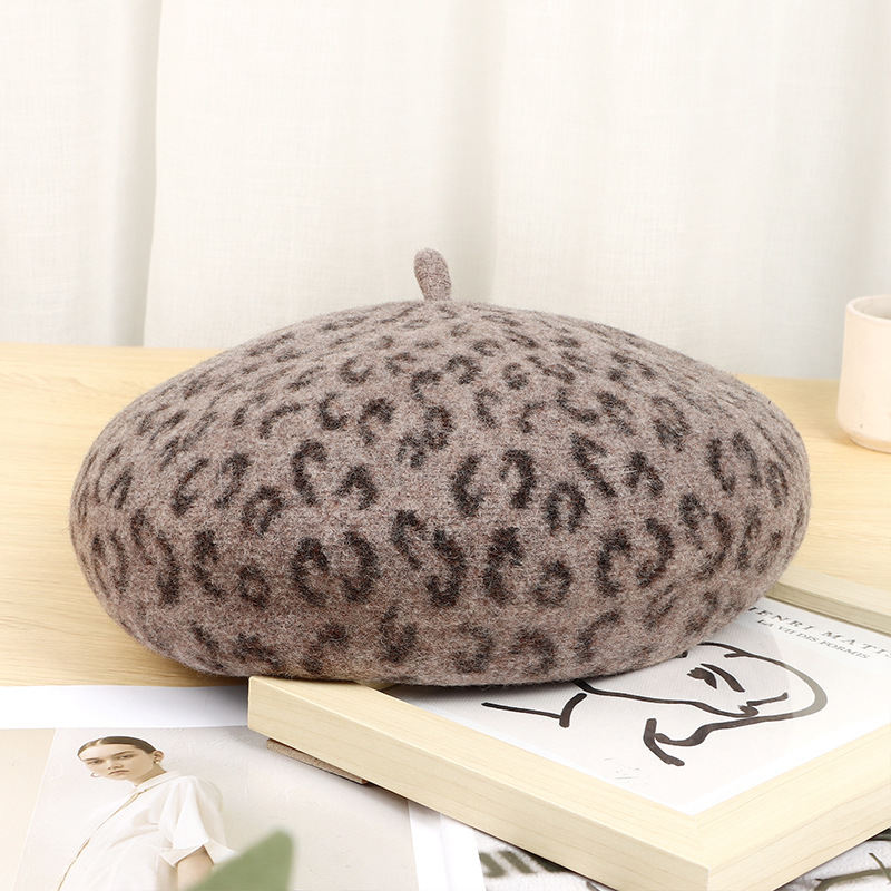 Autumn and Winter New Leopard Print Beret Women's Fashion Classic Personality Wool Painter Cap European and American All-Matching Beret