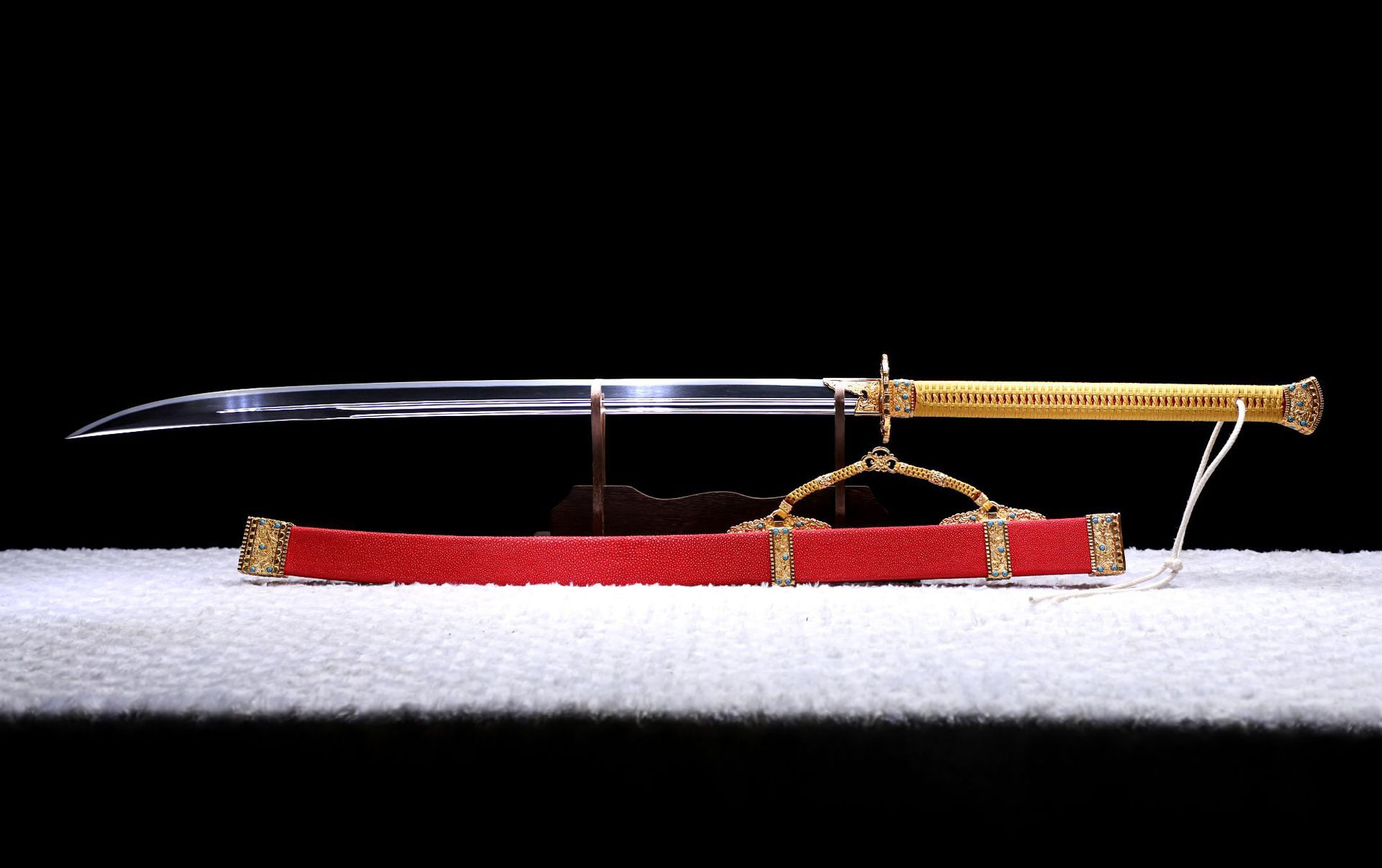 龙泉市刀剑地肌钢夹钢簿仪刀手工清刀雁翎刀一件代发冷兵器未开刃