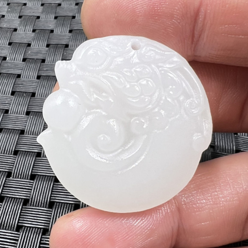 玉石挂件新疆和田白玉生肖龙挂件方解石玉古龙吊坠玉龙吊坠玉牌子