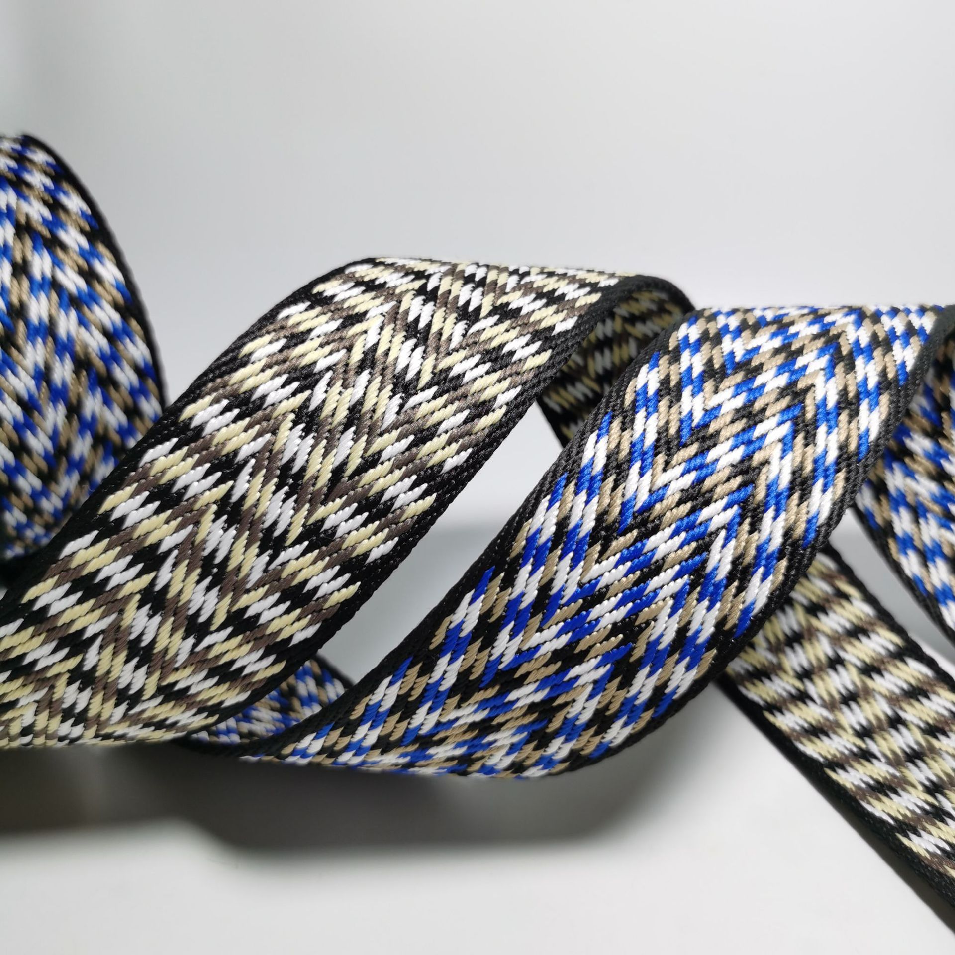 网络含鱼丝涤纶间色双面提花织带新款民族风爆款女包肩带现货供应