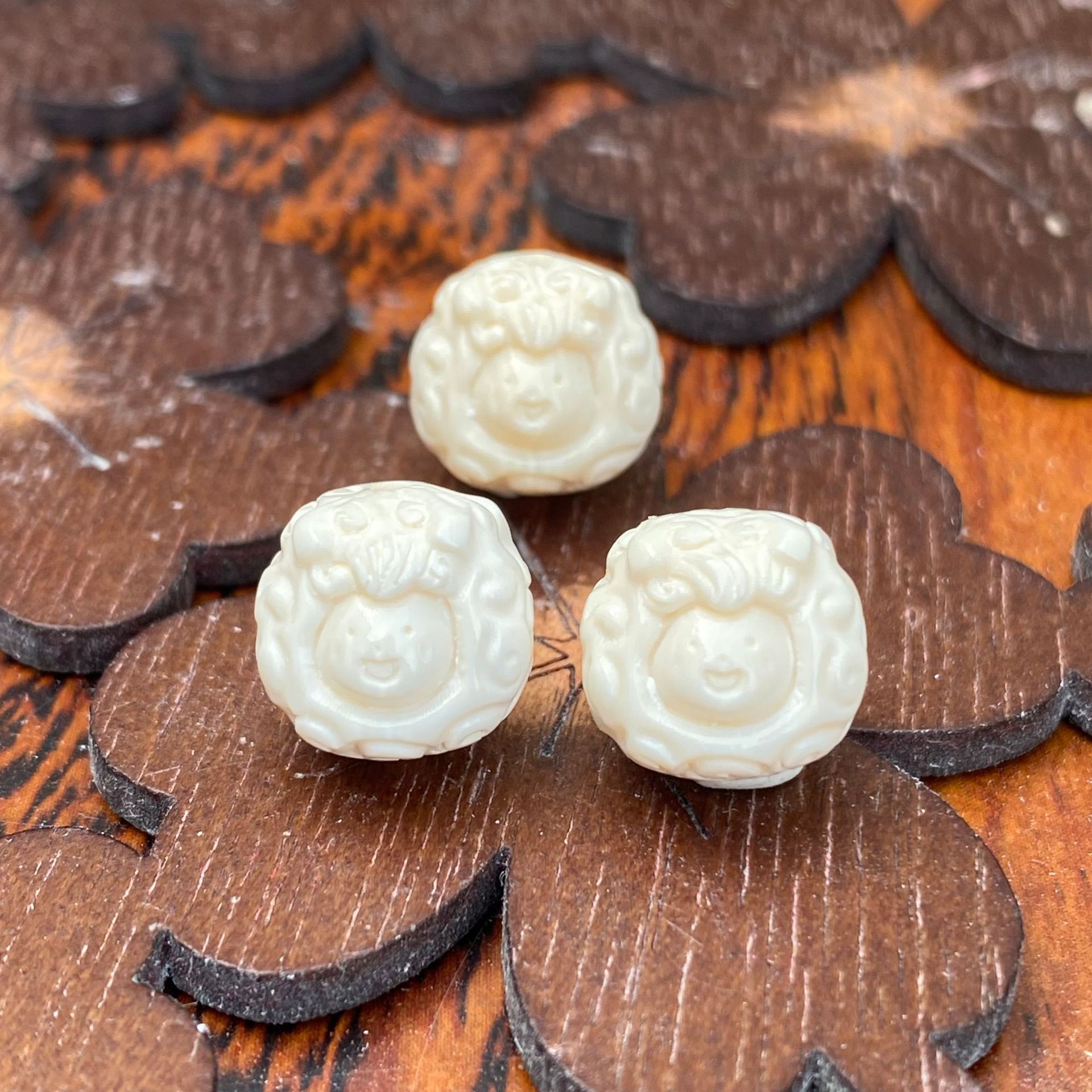 天然猛犸象牙小羊 卡通可爱配饰diy 白冰料手串项链隔珠散珠-阿里巴巴