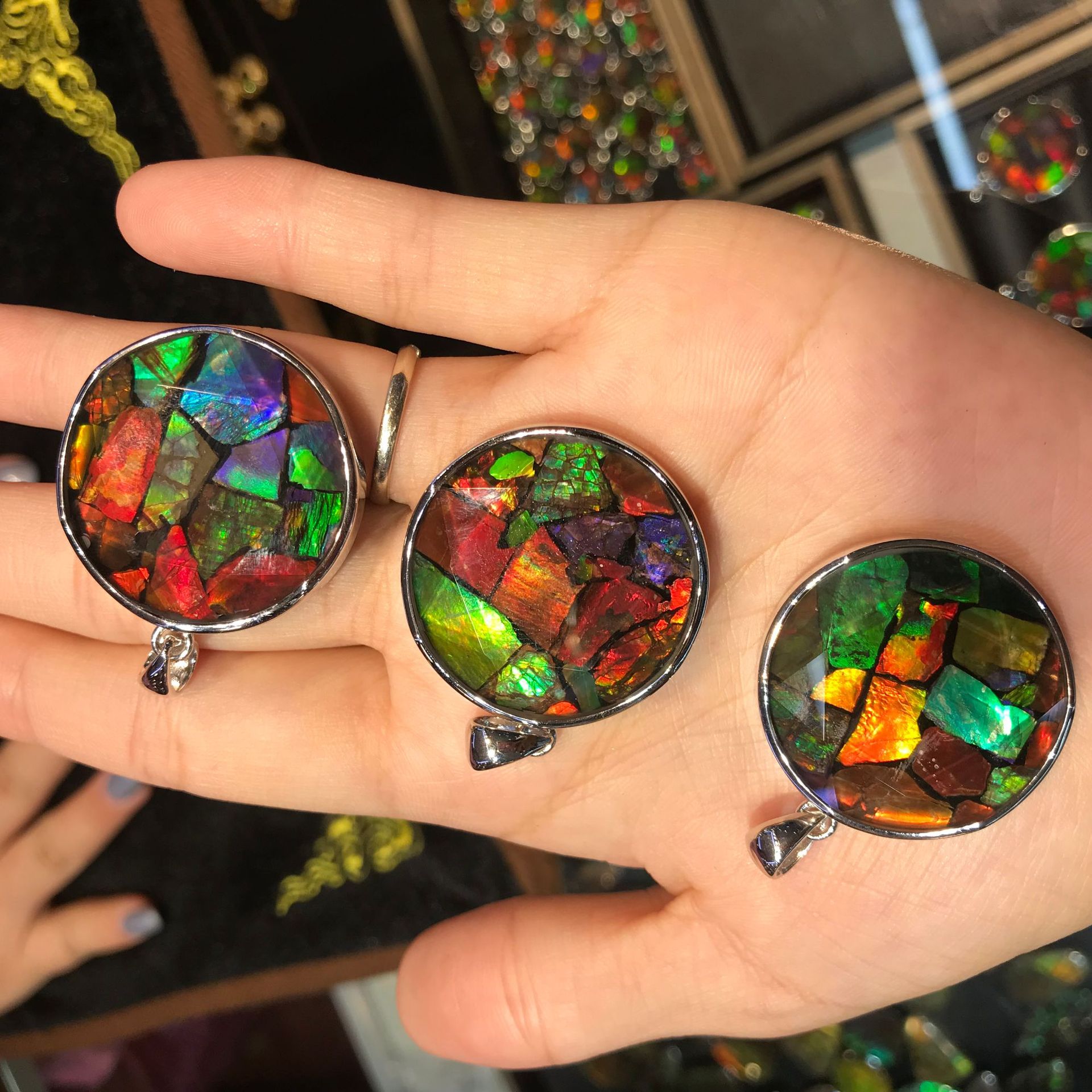 加拿大斑彩石吊坠 斑彩螺碧玺天然水晶绿幽灵彩发晶