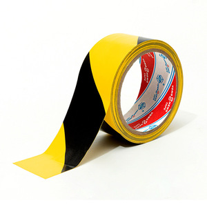 pvc警示胶带 黑黄色隔离分区道路警示胶布 批发定制警示胶条胶布
