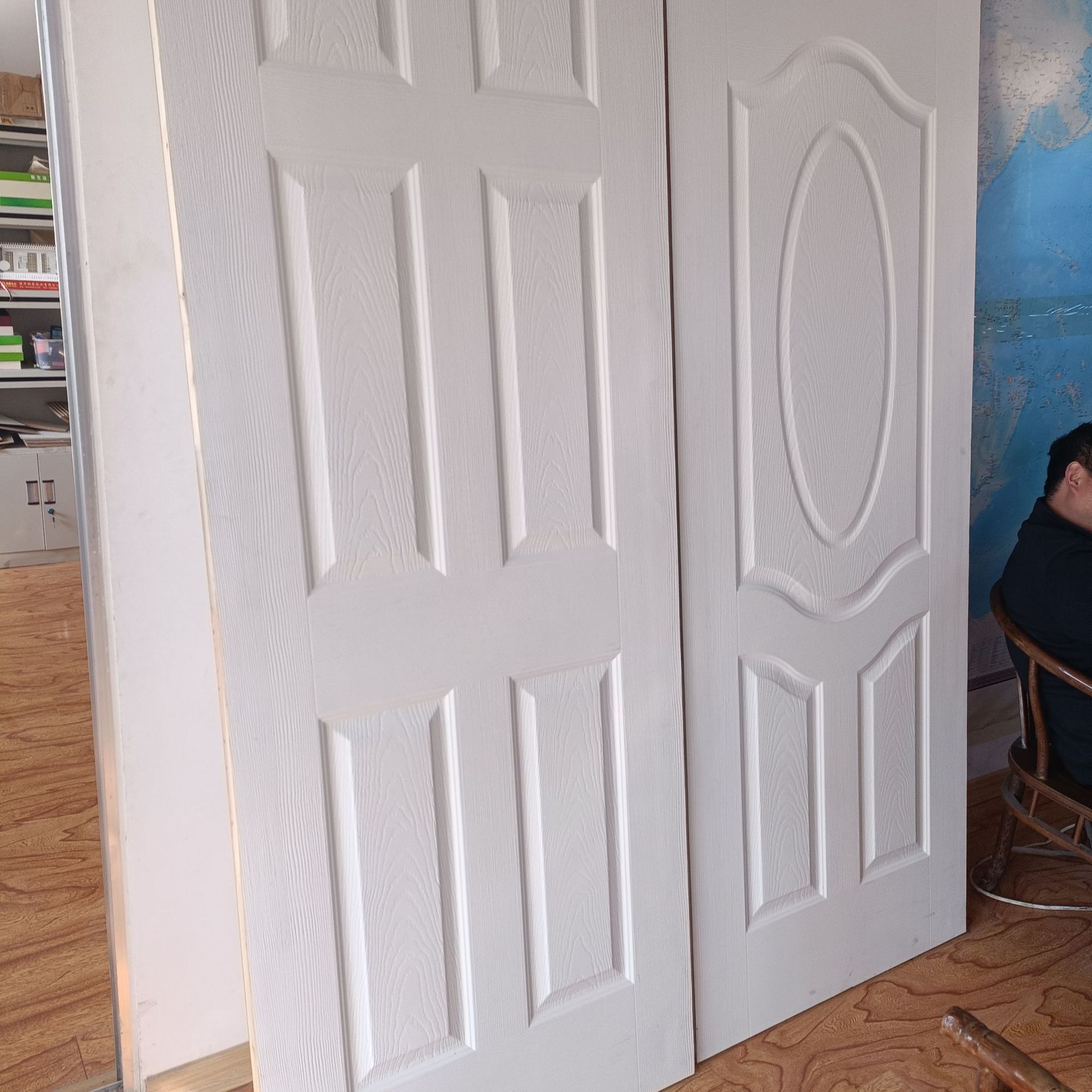 自产自销密度板 模压门板 门皮上白底漆 多种造型