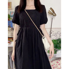 2024春夏季法式设计感气质连衣裙显瘦方领泡泡袖小个子黑色长裙子