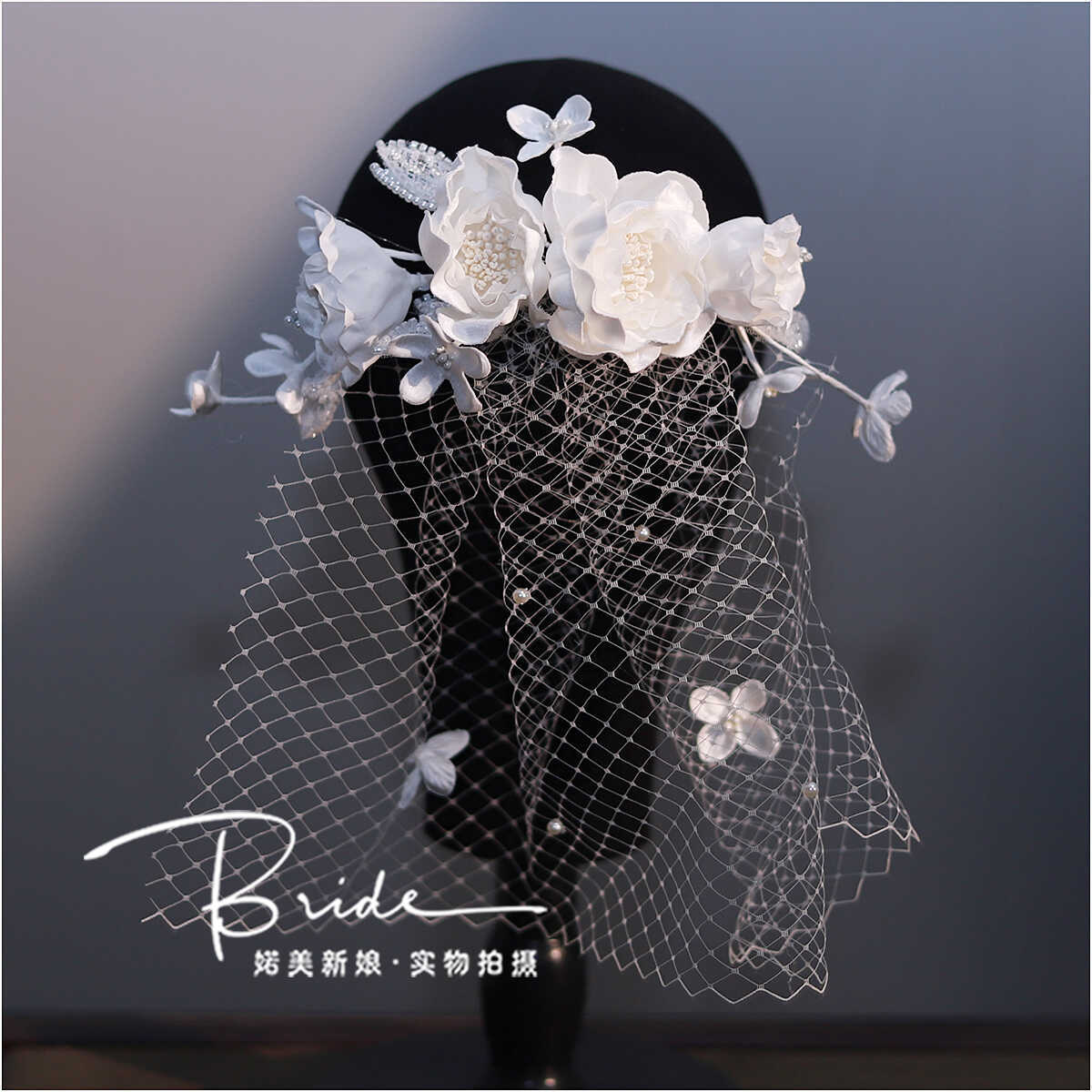 2024新款缎面花朵网纱发夹新娘百变头饰创意样片楼婚纱配饰新品