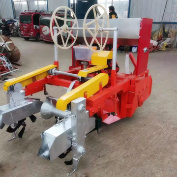 双垄起垄覆膜机地瓜打梗机多功能红薯起垄覆膜机小四轮起梗机价格