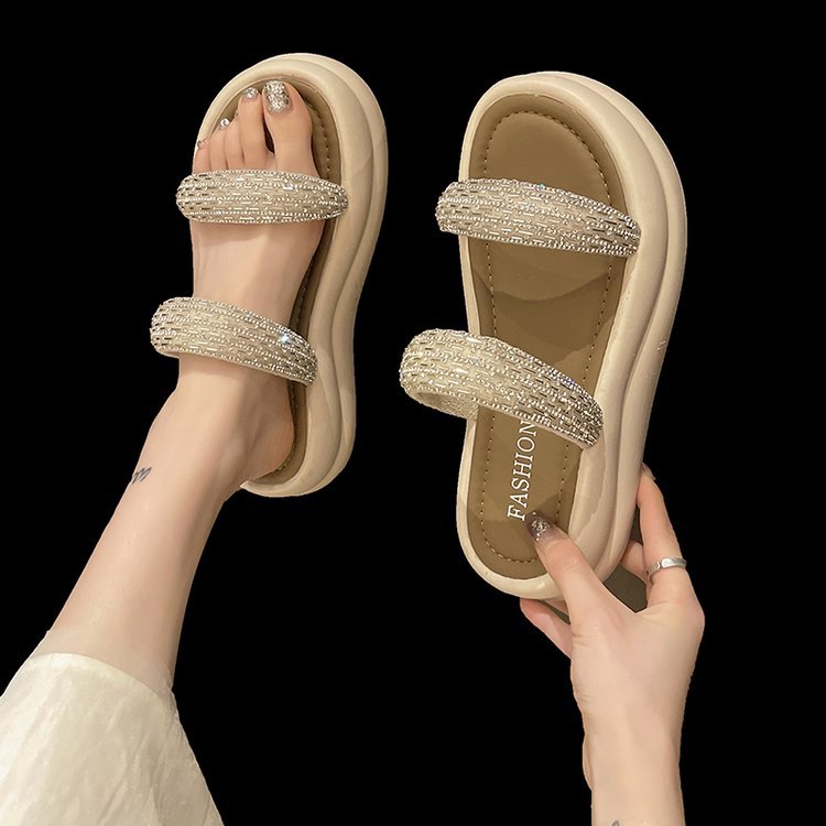 水钻双带拖鞋女夏季外穿2024新款松糕厚底一字拖仙女风踩屎感凉拖