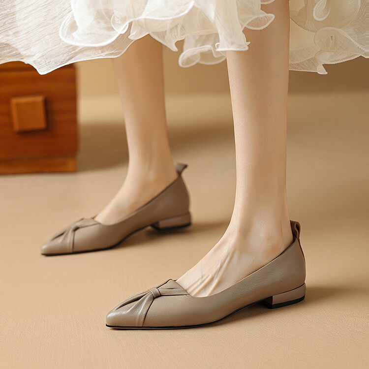 里外全皮舒适平跟单鞋女2024春秋新款尖头小众设计浅口不掉跟女鞋