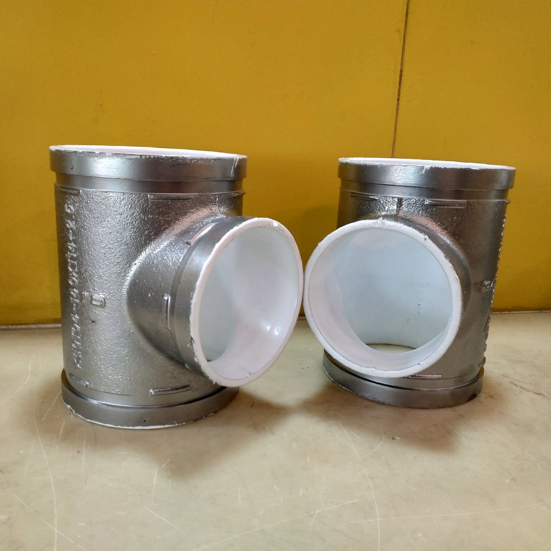 沟槽三通 变异径沟槽丝扣 涂塑消防管件 大小弯头管帽法兰