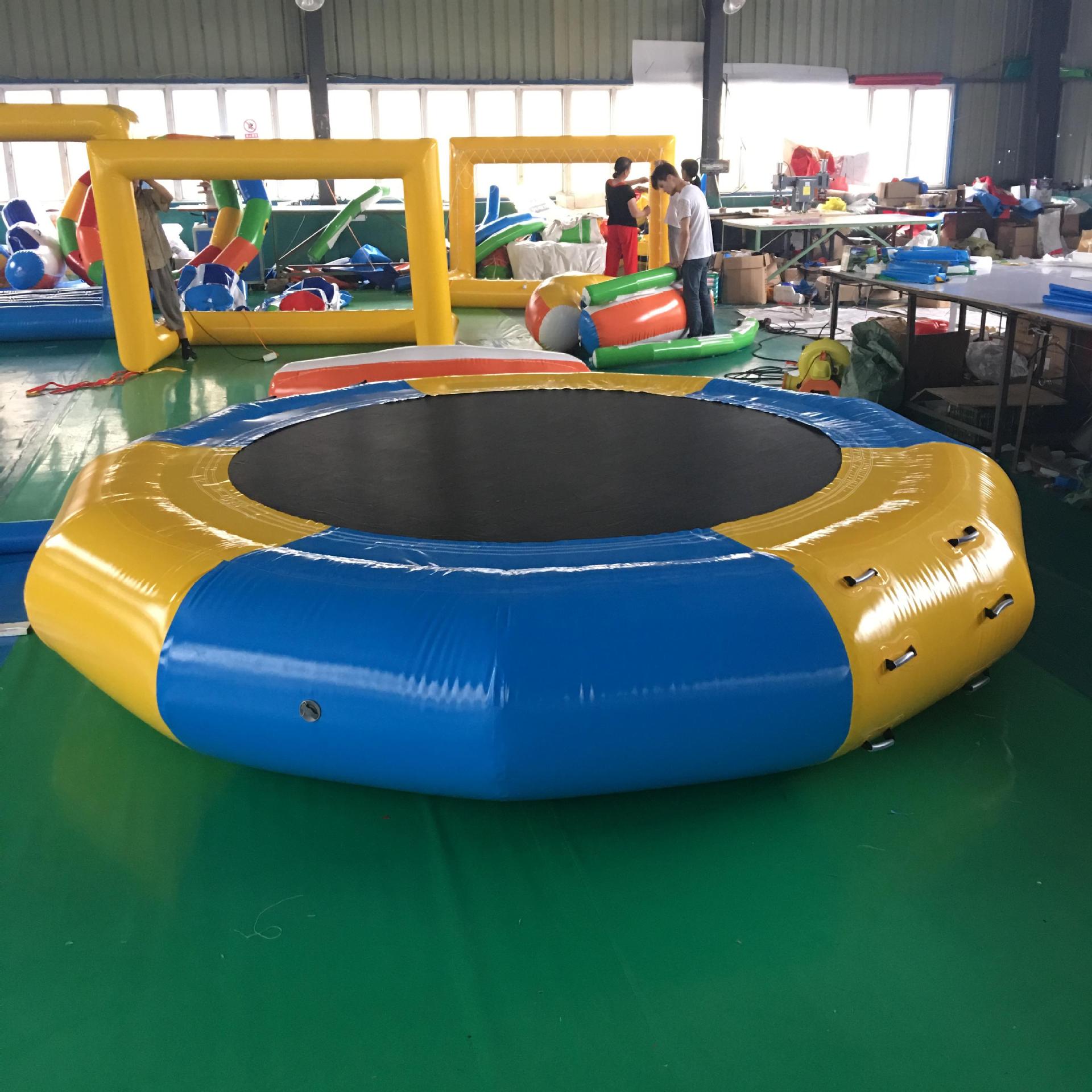 儿童移动充气水上乐园设备成人户外水上游泳池蹦床玩具跷跷板滑梯